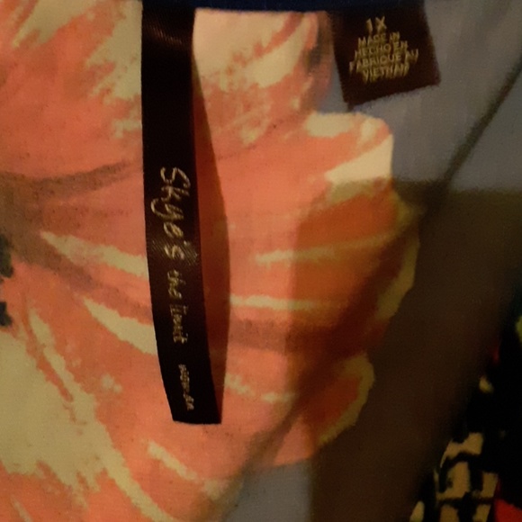 Woman top - Picture 2 of 2